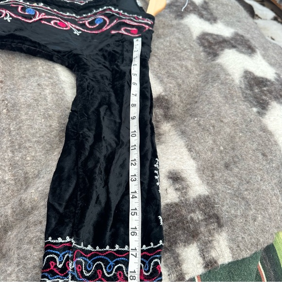 Vintage 1960s embroidered velvet bell sleeve mini dress - Picture 8 of 9